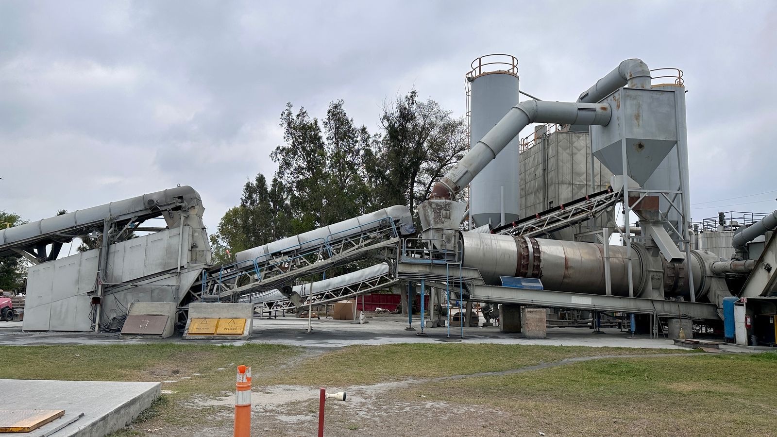 Fabricación de mezcla asfáltica en planta fija